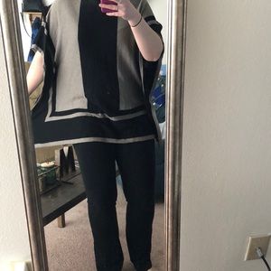 🌟Poncho Black and Tan Sweater🌟
